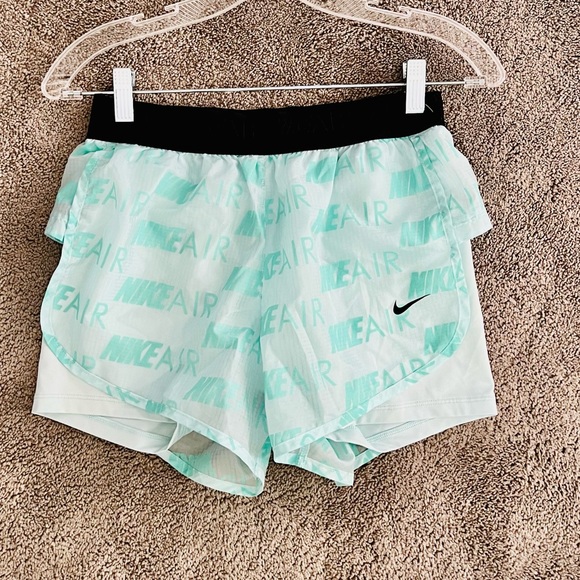 Nike Air Womens 2 in 1 Running Gym Shorts MINT Green Size Small - Picture 4 of 15